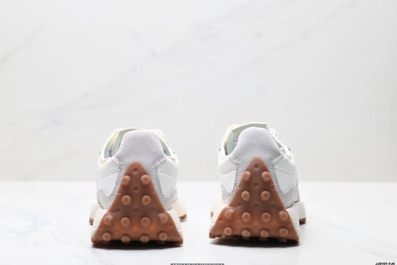 EyeCatching New Balance Shoes 2209
