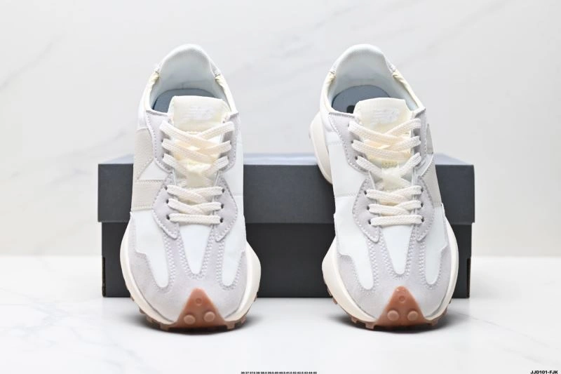 EyeCatching New Balance Shoes 2209