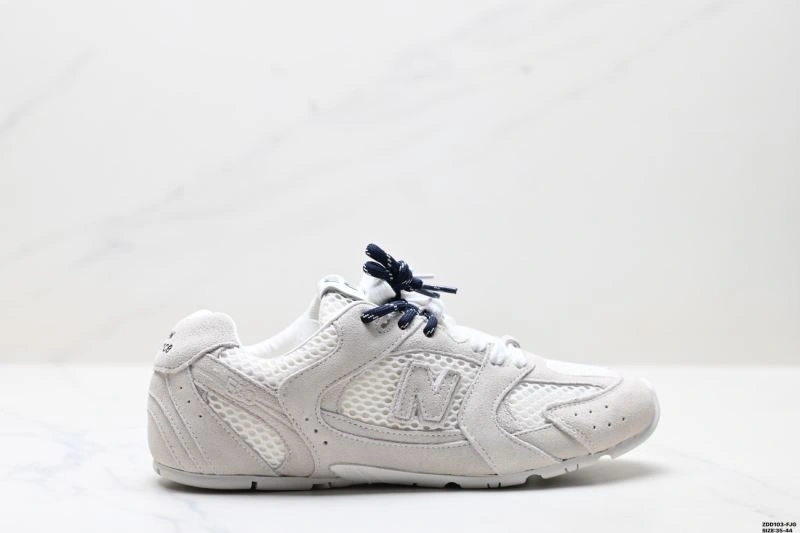Stretchable New Balance Shoes 2126