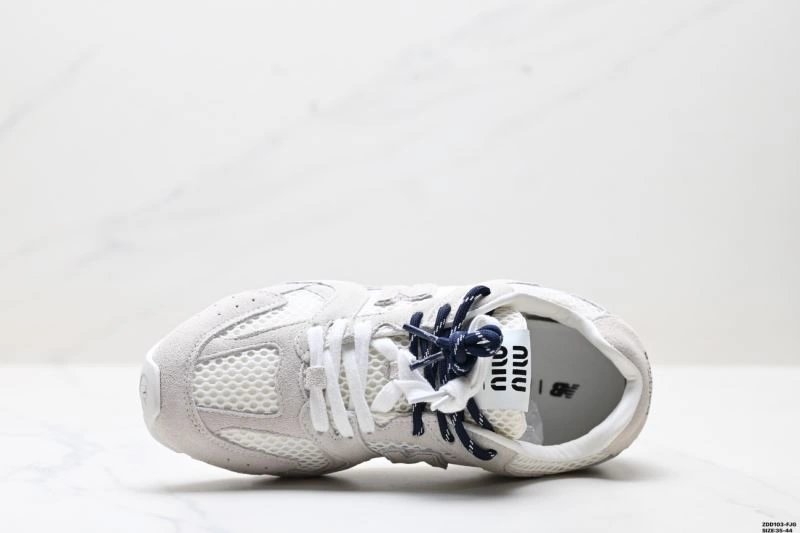 Stretchable New Balance Shoes 2126