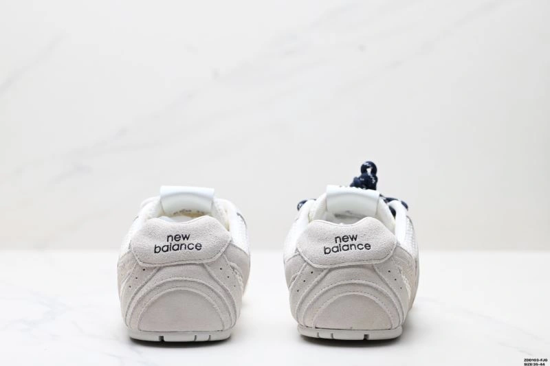 Stretchable New Balance Shoes 2126