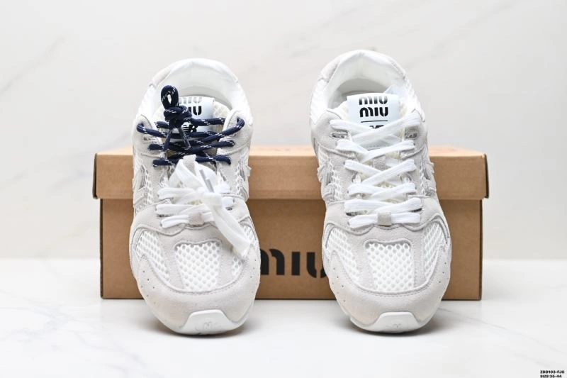 Stretchable New Balance Shoes 2126