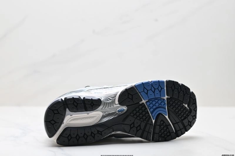New Balance Shoes Compact 2134