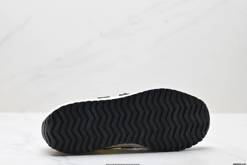 Effortless New Balance Shoes 2093