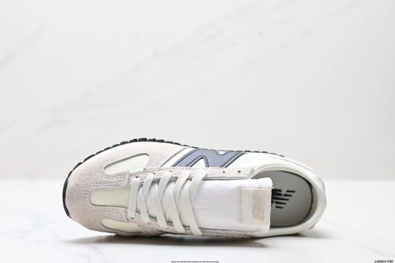 FlexibleFit New Balance Shoes 2105