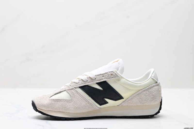 FlexibleFit New Balance Shoes 2105