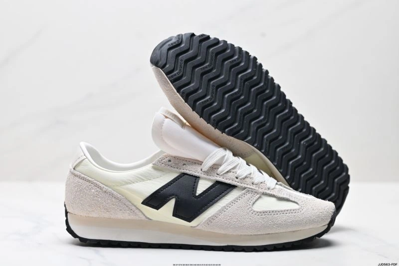 FlexibleFit New Balance Shoes 2105