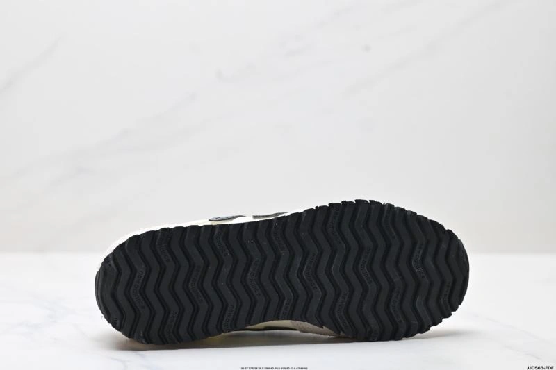 FlexibleFit New Balance Shoes 2105