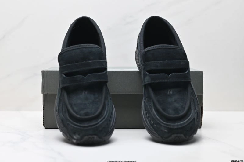 Neat New Balance Shoes 2066