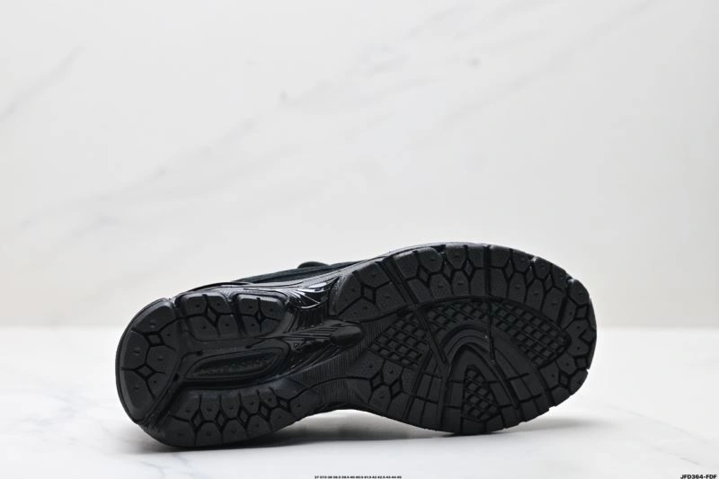 Neat New Balance Shoes 2066