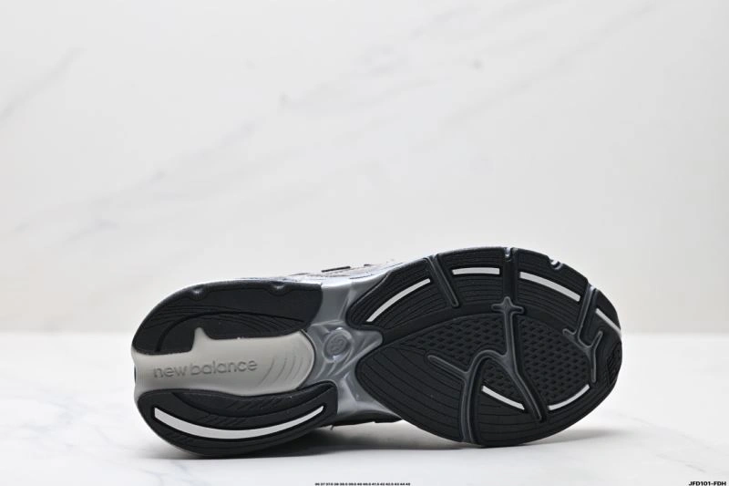 Seasonal New Balance Shoes 2053