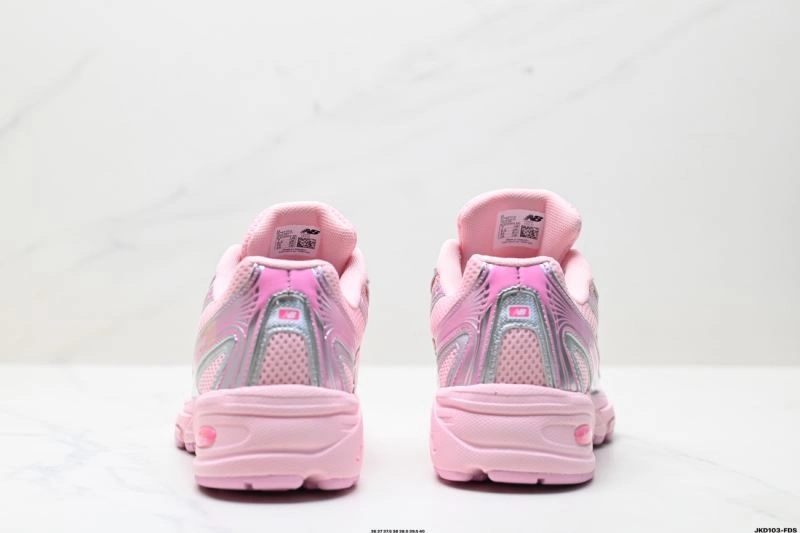 New Balance Shoes Bright 2052