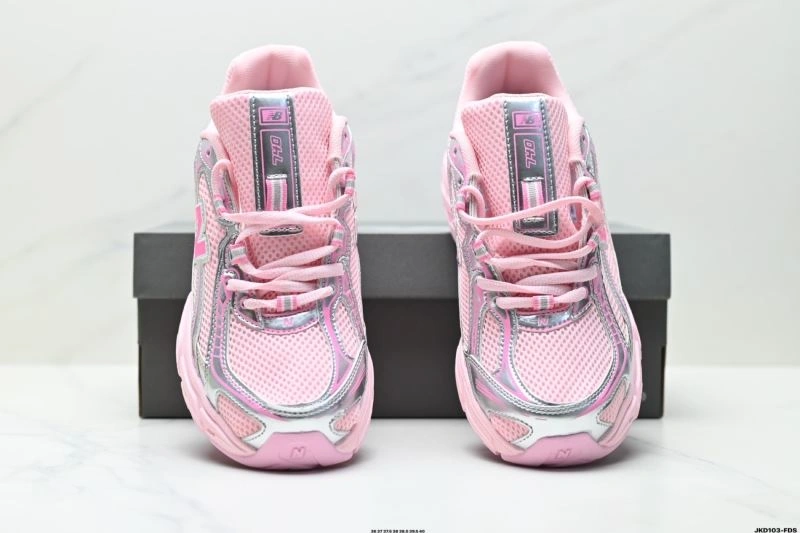 New Balance Shoes Bright 2052