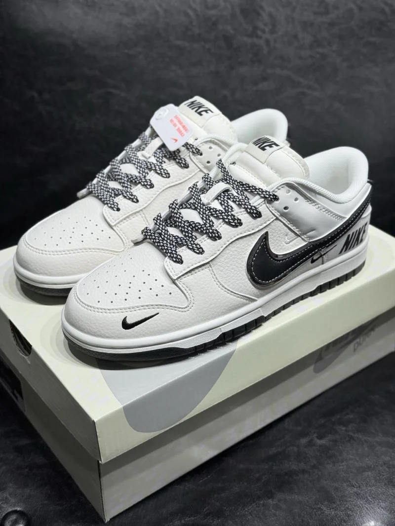 Contemporary Nike Dunk Shoes 33458