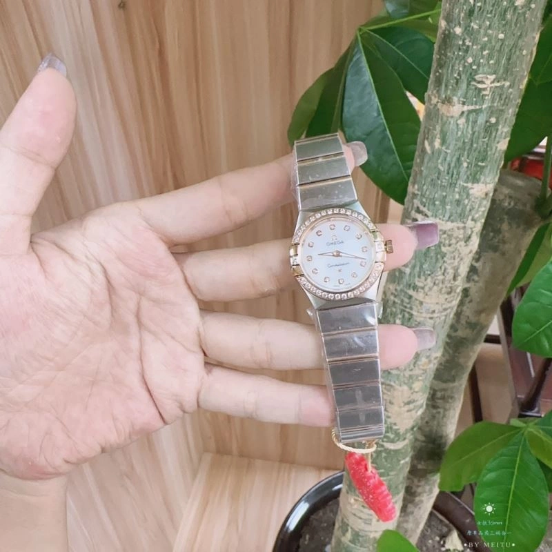 Sleek OMEGA Watches 193294