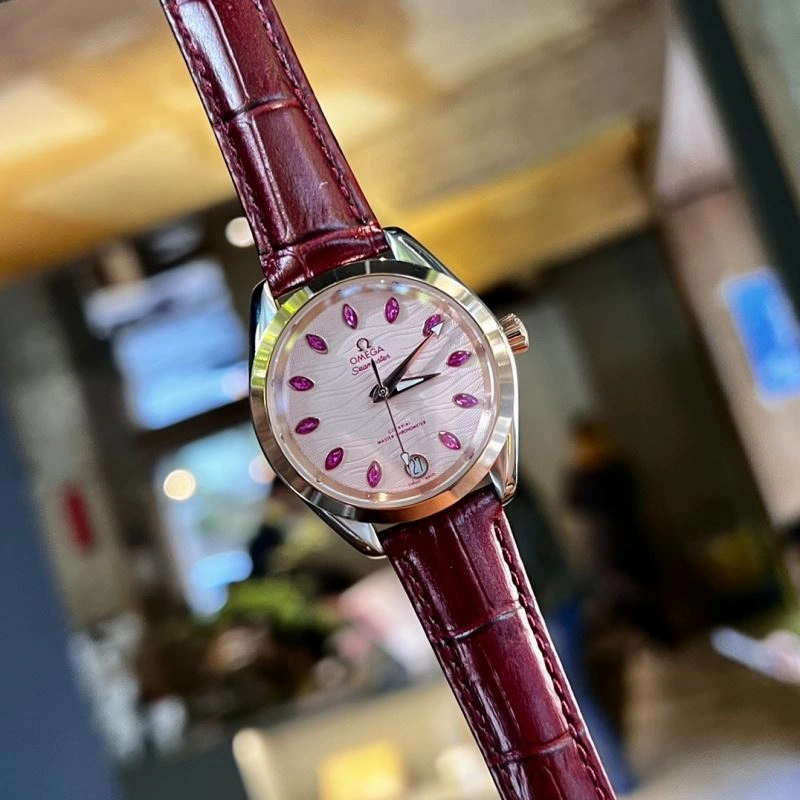 Sleek OMEGA Watches 192428