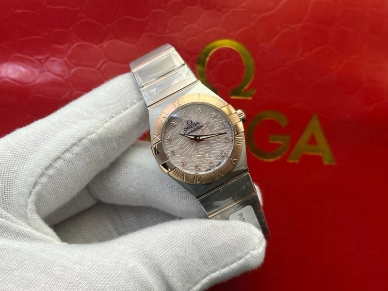Snug OMEGA Watches 190399