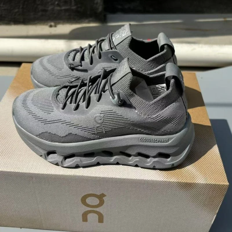 ON SHOES Youthful 29189