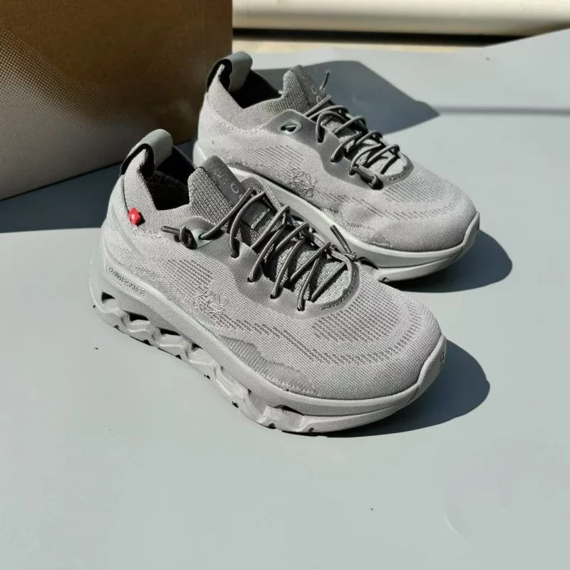 ON SHOES Youthful 29189