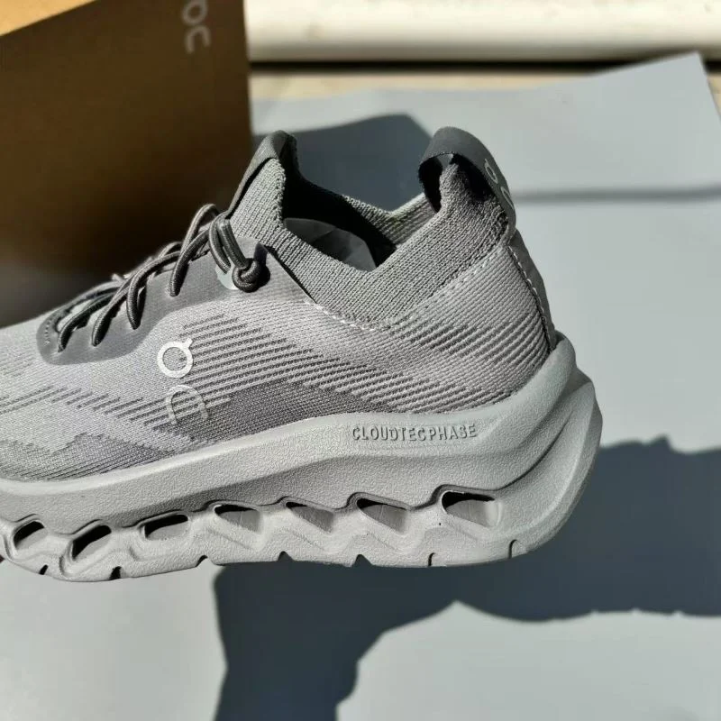 ON SHOES Youthful 29189