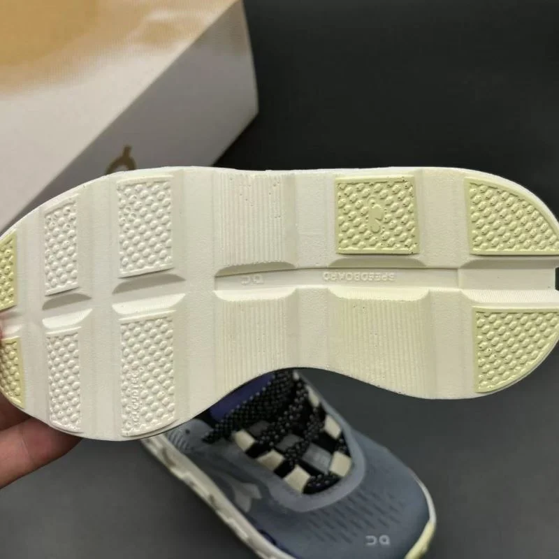 ON SHOES Contemporary 29164