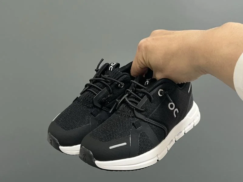 ON SHOES Bold 28600
