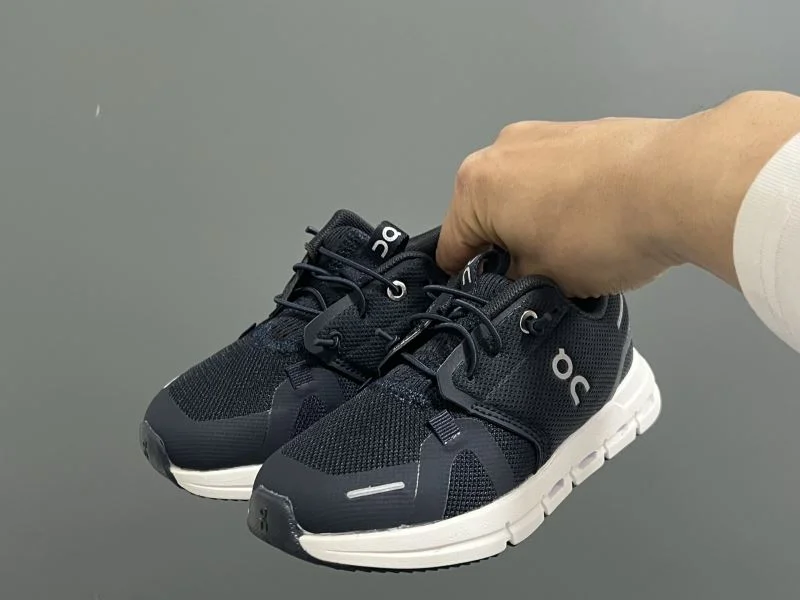 ON SHOES Bold 28600
