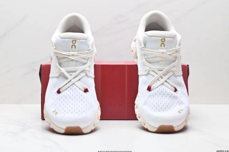 AllSeason On Running Shoes 3102