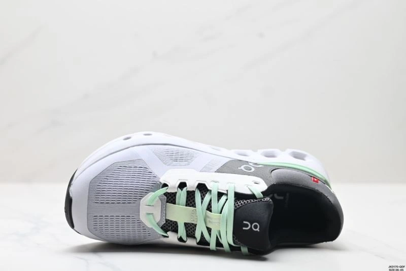 On Running Shoes TravelReady 3056