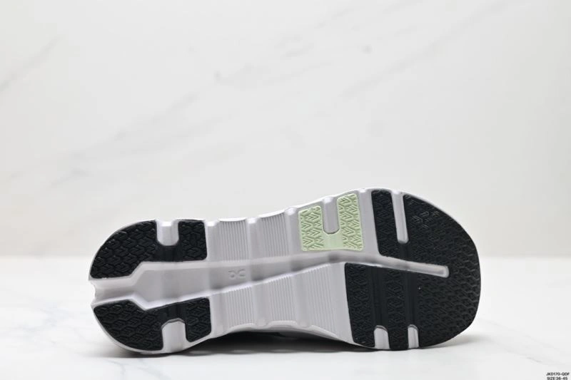 On Running Shoes TravelReady 3056