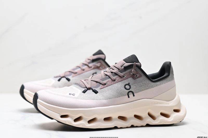 On Running Shoes WellDesigned 3053