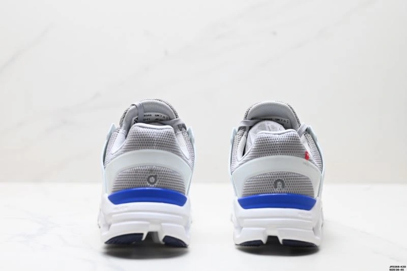 On Running Shoes TimelessDesign 3042