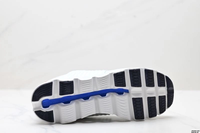 On Running Shoes TimelessDesign 3042