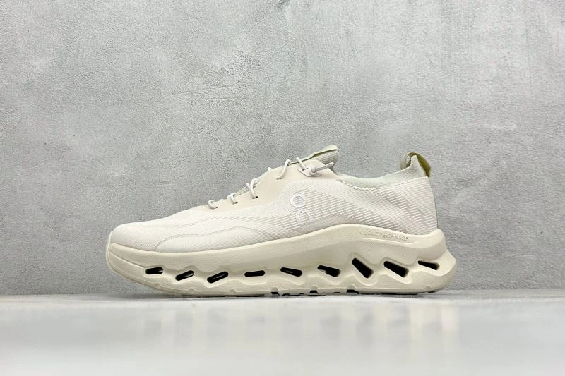 On Running Shoes Bold 3034