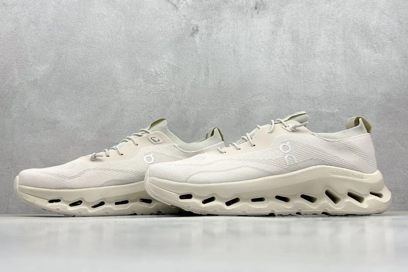 On Running Shoes Bold 3034