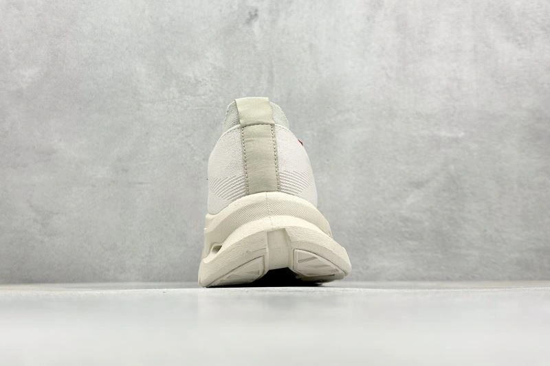 On Running Shoes Bold 3034