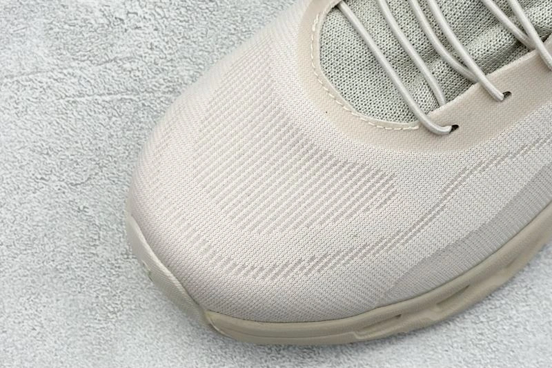 On Running Shoes Bold 3034