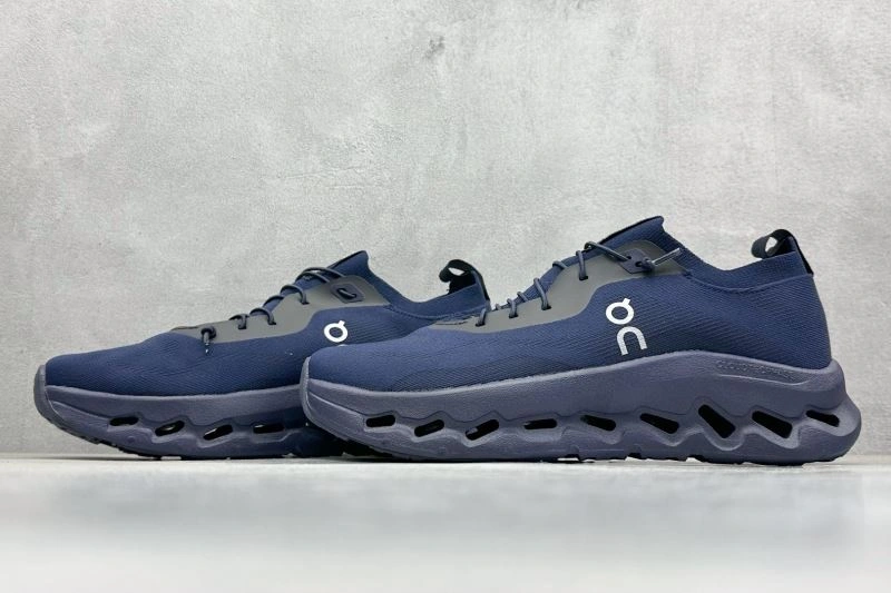 On Running Shoes Timeless 3044