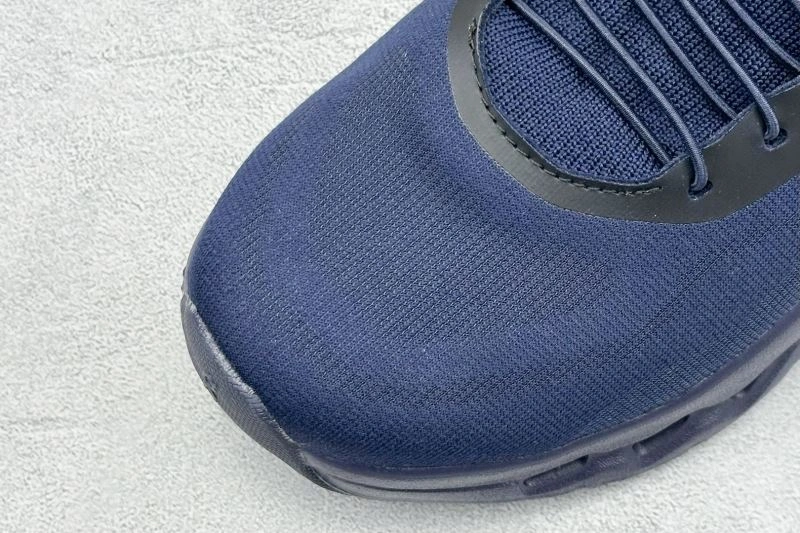 On Running Shoes Timeless 3044
