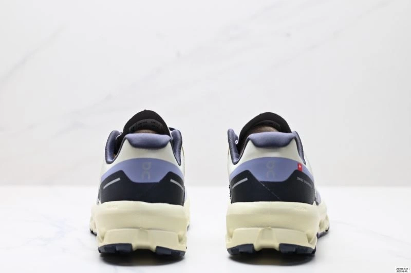 On Running Shoes Flexible 2001