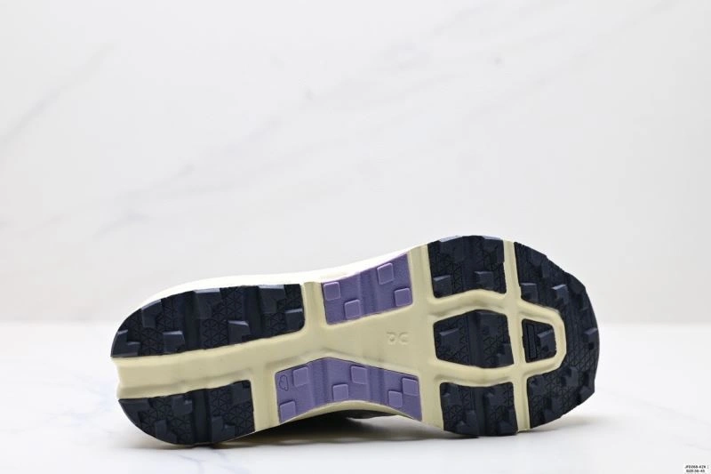 On Running Shoes Flexible 2001