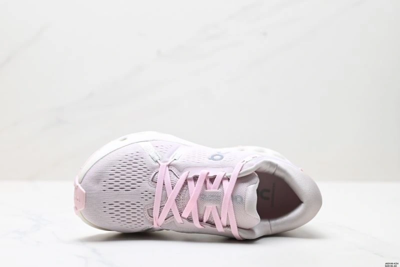 Fashionable On Running Shoes 1999