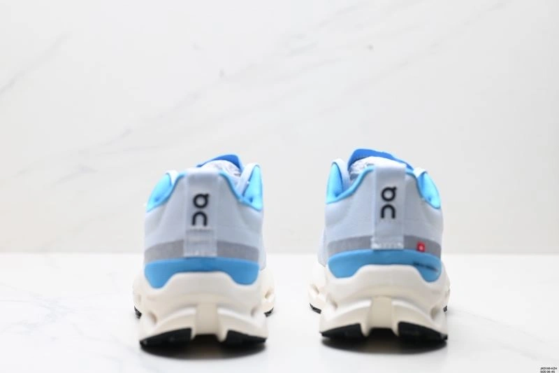 On Running Shoes WrinkleFree 2000