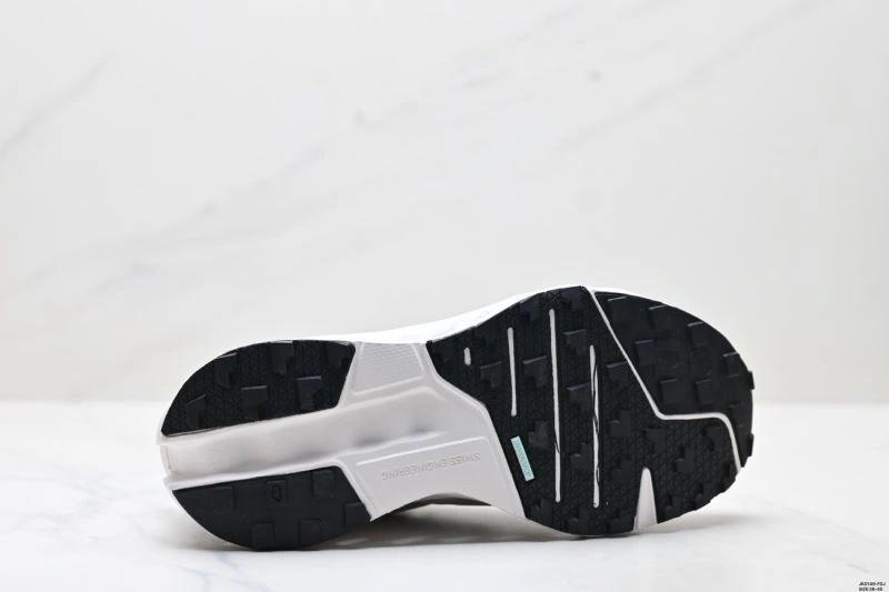 On Running Shoes SunProtective 1976