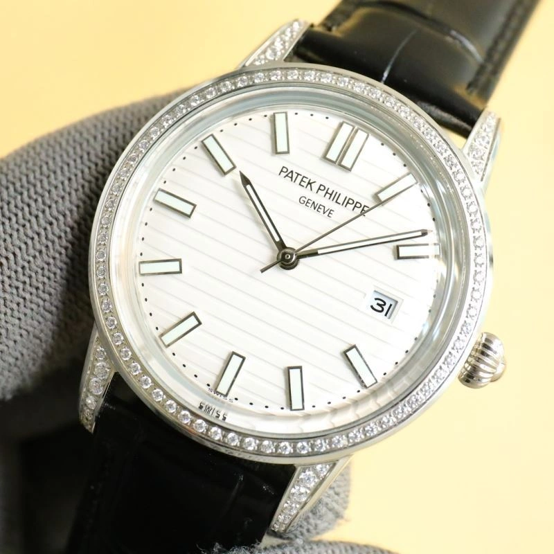 Vibrant PATEK PHILIPPE Watches 198356