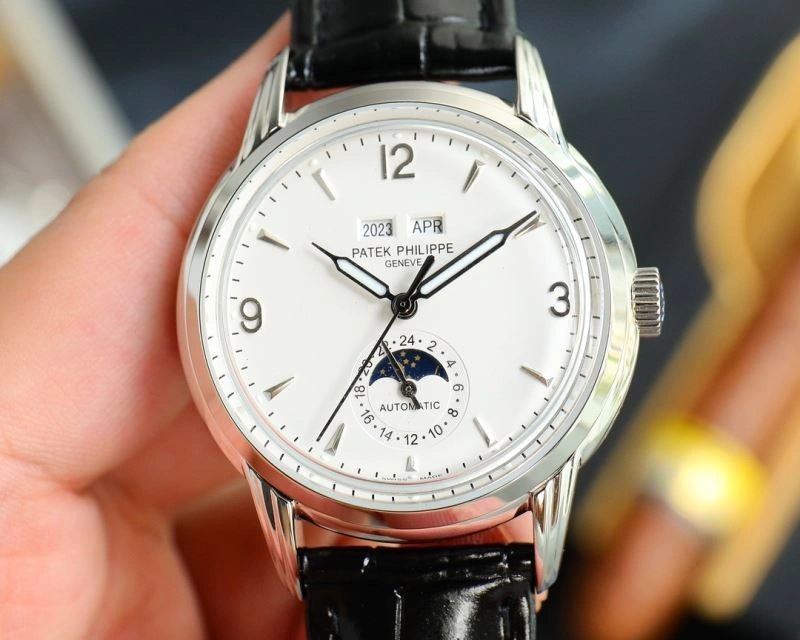 Compact PATEK PHILIPPE Watches 197969
