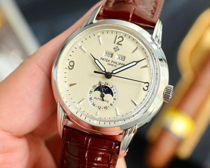 Compact PATEK PHILIPPE Watches 197969