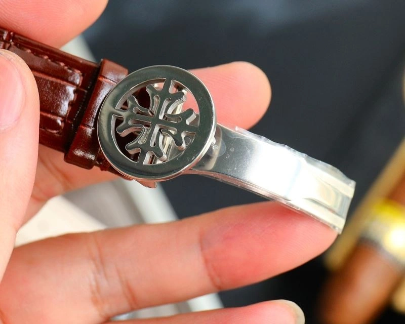 Compact PATEK PHILIPPE Watches 197969