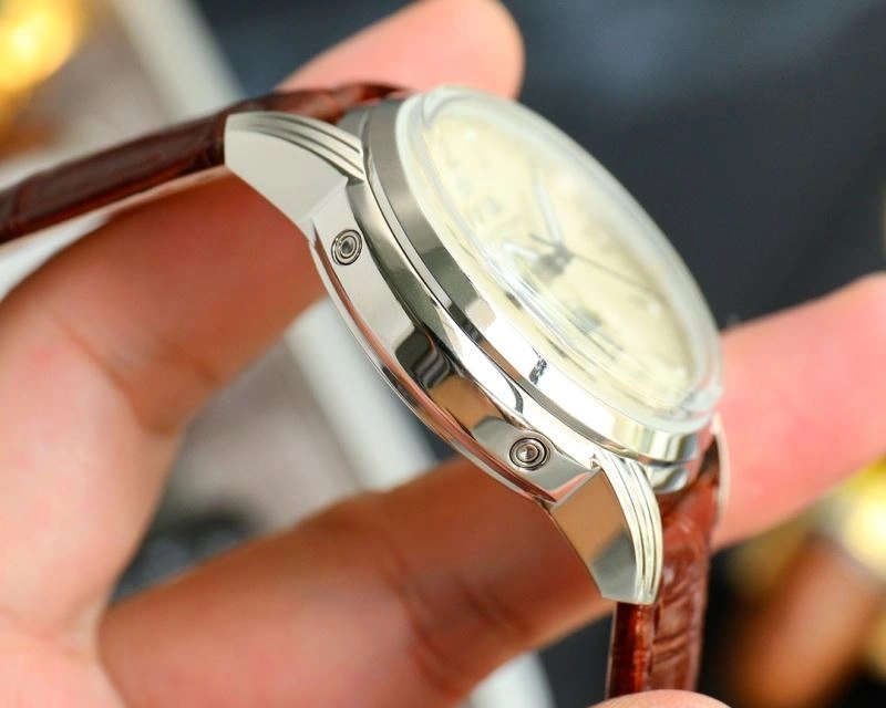 Compact PATEK PHILIPPE Watches 197969