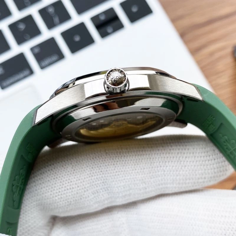 Bold PATEK PHILIPPE Watches 197926